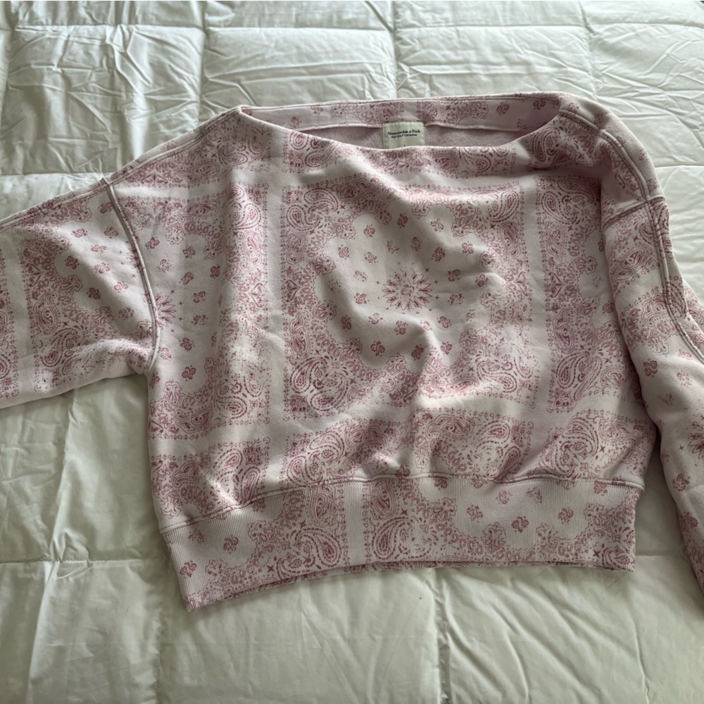 Abercrombie & Fitch Pink and White Sweatshirt